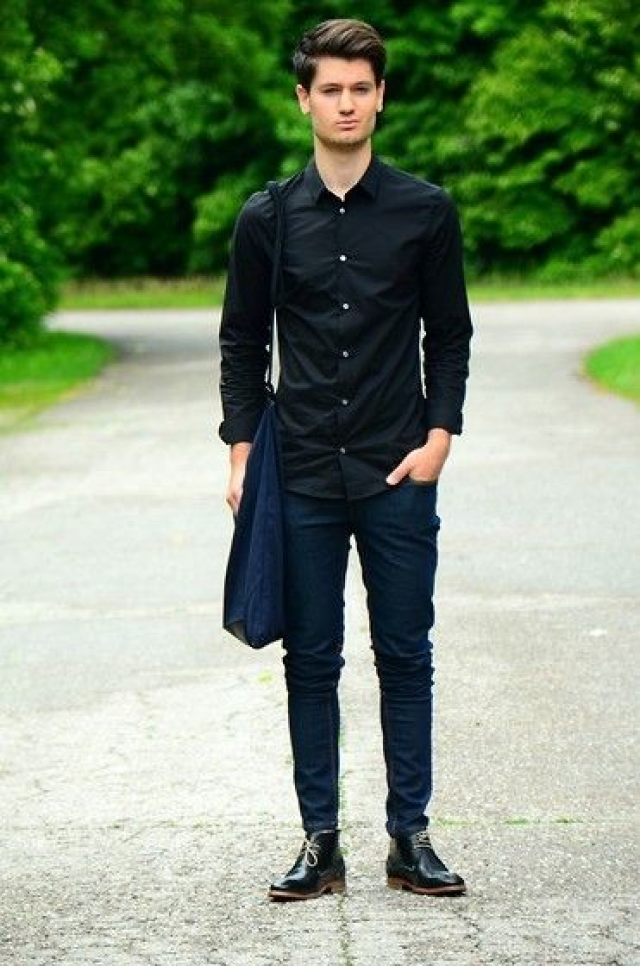 Light or dark blue denim jeans, and a black shirt