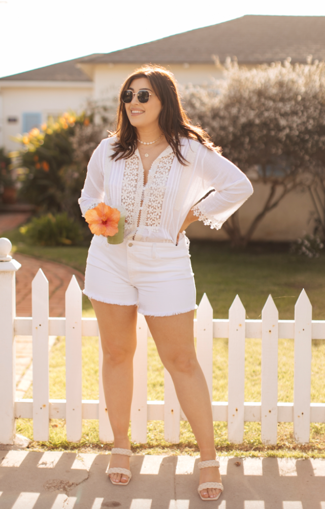 White shorts are indispensable items on summer days