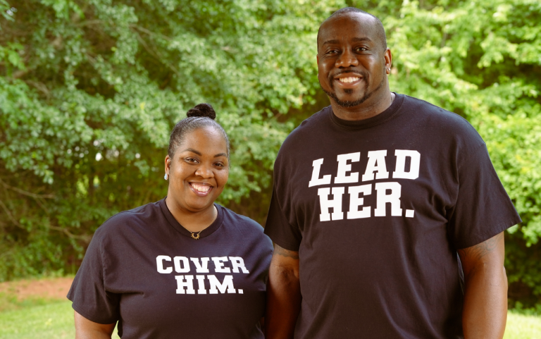 How to create unique couple T shirt designs? Top T-shirt Design Tips